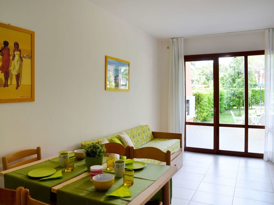 Room, Property, Furniture, Interior Design, Building, Yellow, House, Living Room, Table, Floor