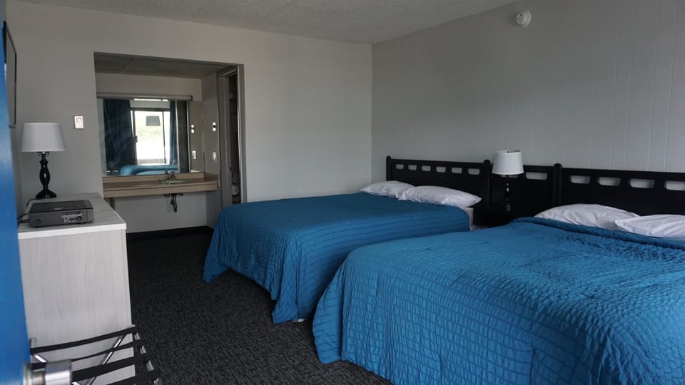 Standard Room, 2 Double Beds | In-room safe, desk, WiFi (free), bed sheets