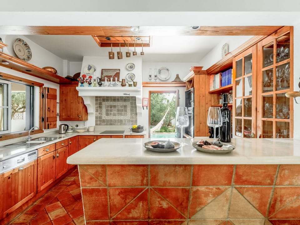 Cabinetry, Countertop, Property, Furniture, Tap, Sink, Kitchen Sink, Window, Plumbing Fixture, Shelf