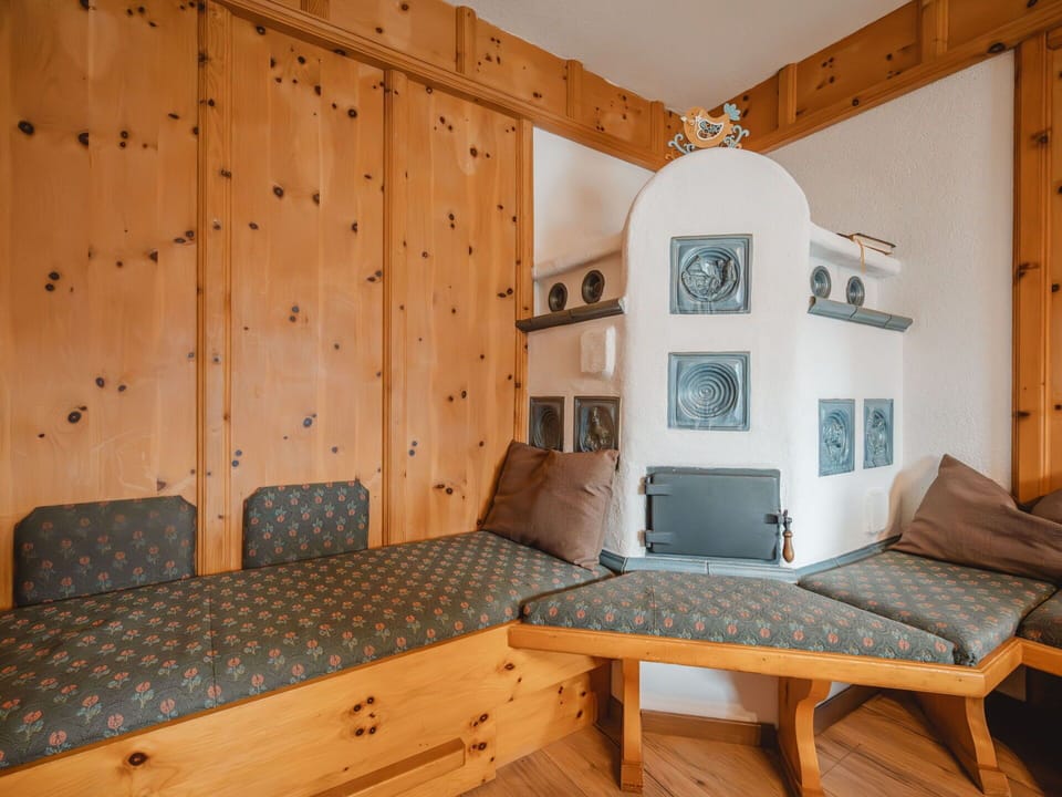 Wood, Flooring, Interior Design, Floor, Furniture, Room, Ceiling, Wood Stain, Hardwood, Cabinetry