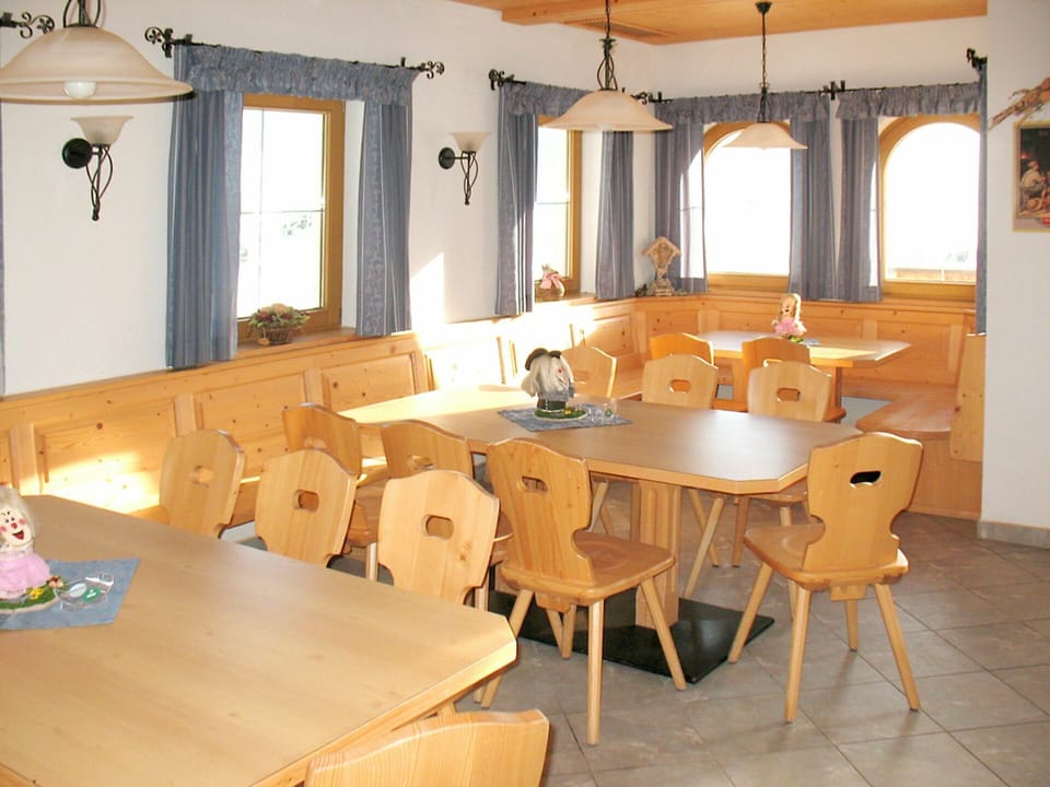 Table, Furniture, Window, Property, Chair, Wood, Kitchen & Dining Room Table, Building, Interior Design, Shade