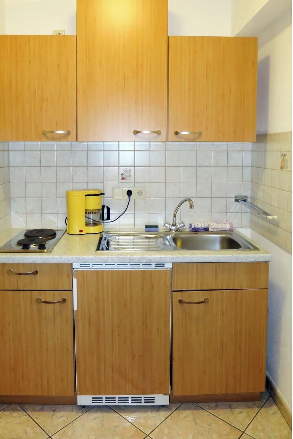 Countertop, Cabinetry, Kitchen, Room, Furniture, Property, Cupboard, Interior Design, Sink, Major Appliance