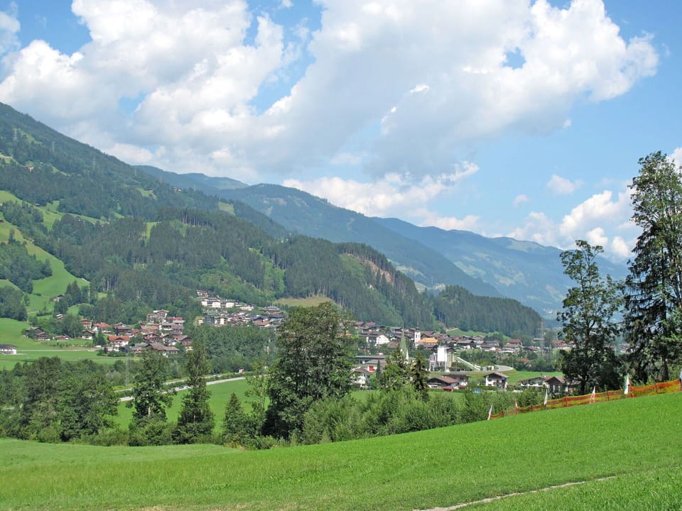Mountainous Landforms, Natural Landscape, Mountain, Hill Station, Nature, Highland, Mountain Range, Hill, Grassland, Green