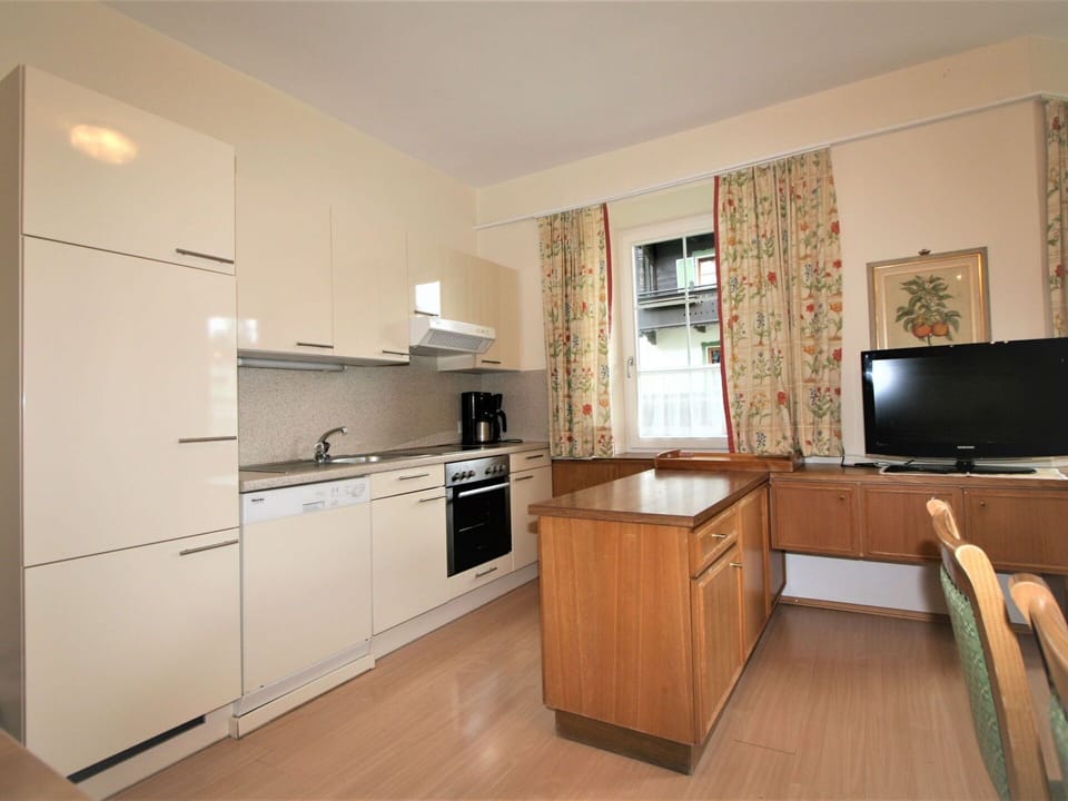 Cabinetry, Countertop, Furniture, Building, Home Appliance, Drawer, Kitchen, Wood, Kitchen Appliance, Kitchen Stove