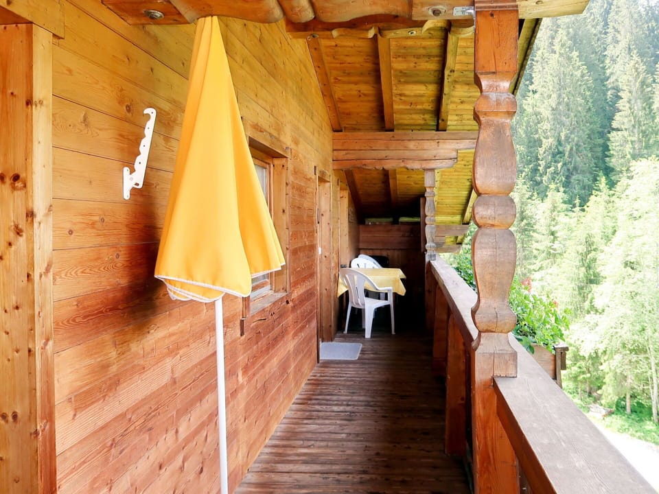 Room, Wood, Building, House, Log Cabin, Architecture, Interior Design, Hardwood, Wood Stain
