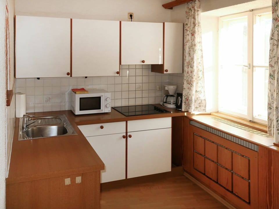 Cabinetry, Kitchen Sink, Countertop, Sink, Property, Kitchen Appliance, Kitchen Stove, Kitchen, Window, Wood