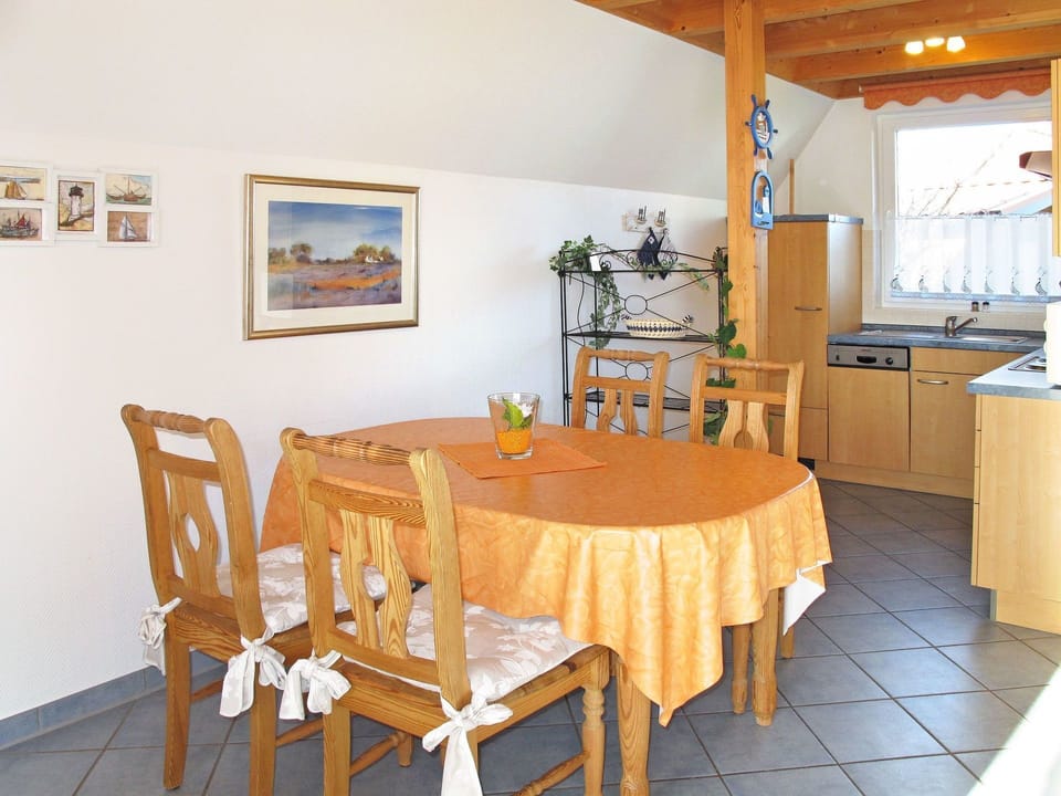 Room, Property, Dining Room, Furniture, Table, Building, Restaurant, Interior Design, House, Real Estate