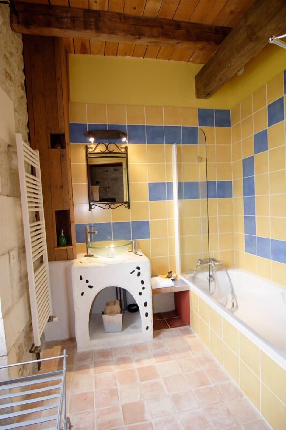 Double Room (Pierre Loti) | Deep soaking bathtub