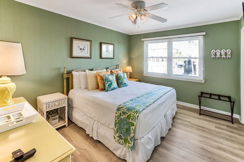 King Bedroom 1