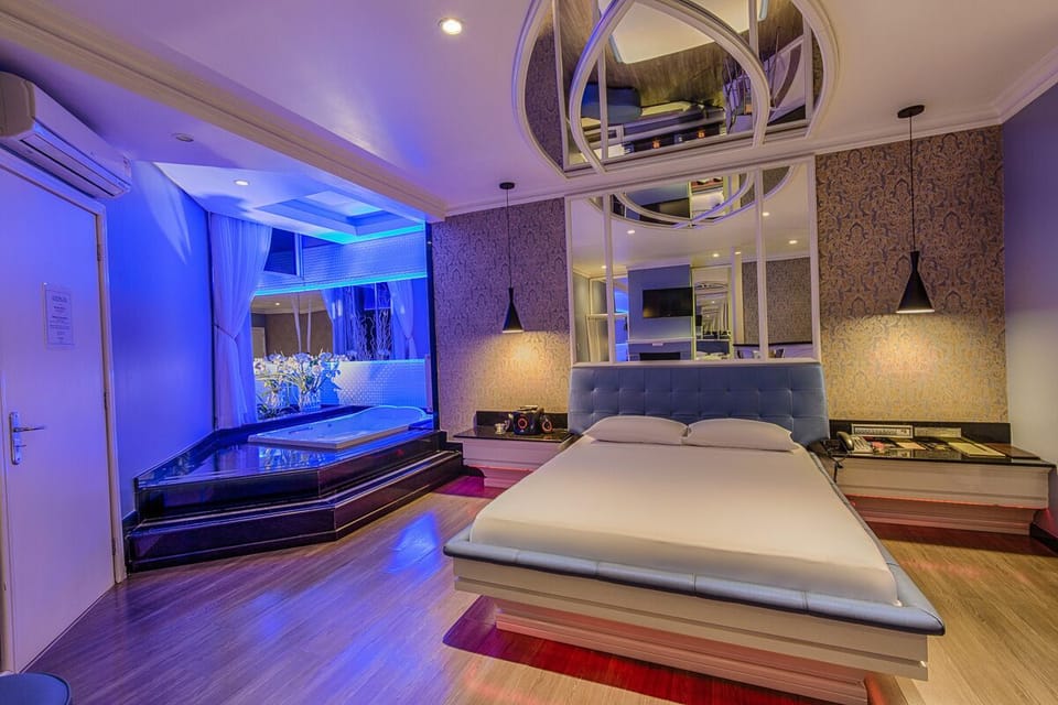 Exclusive Double Room | Individually decorated, individually furnished, laptop workspace