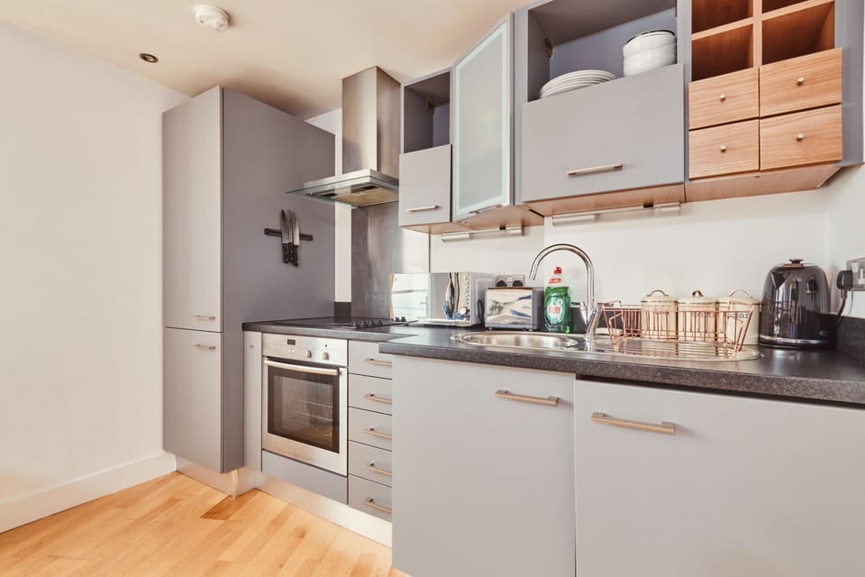 Deluxe Apartment, Private Bathroom | Shared kitchen