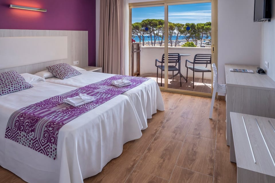 In-room safe, desk, blackout drapes, free WiFi