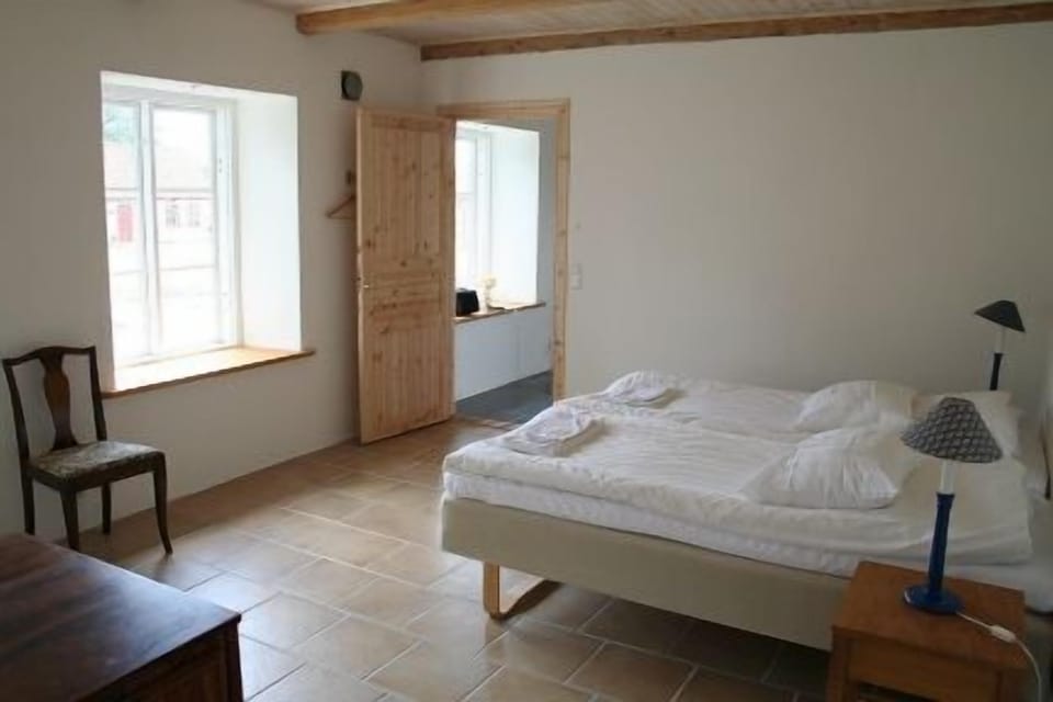 Double Room, Shared Bathroom | Select Comfort beds, iron/ironing board, cribs/infant beds