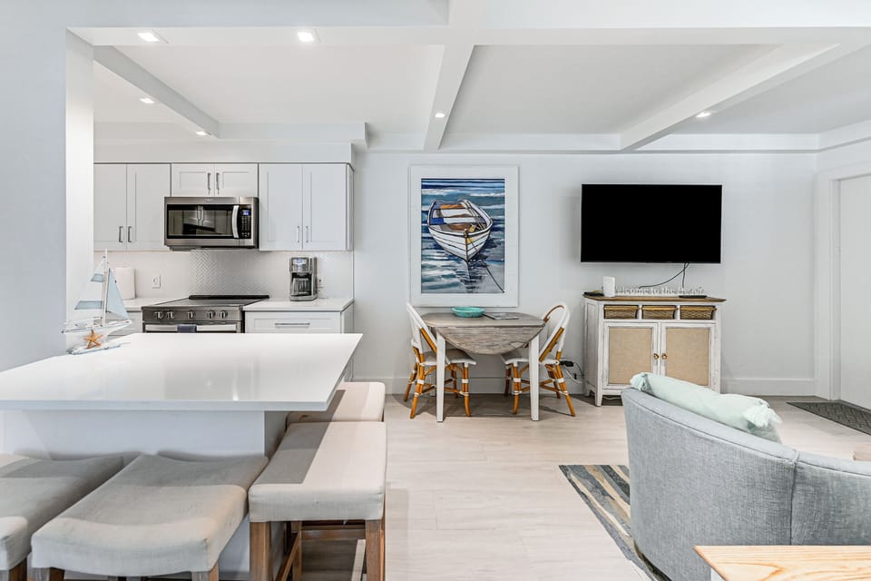 Dining Area | Dishes & Flatware Provided | Dining Table | Island Seating