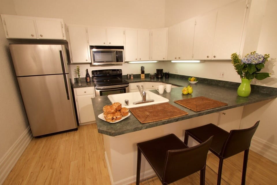 Nicely appointed kitchen.