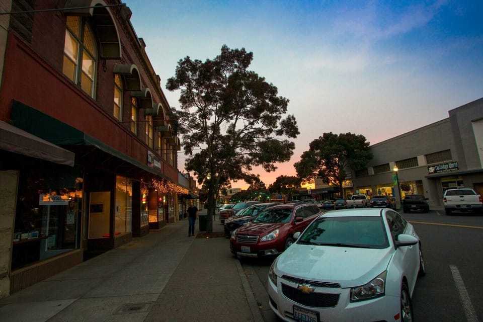 Walla Walla has beautiful sunsets. (2)