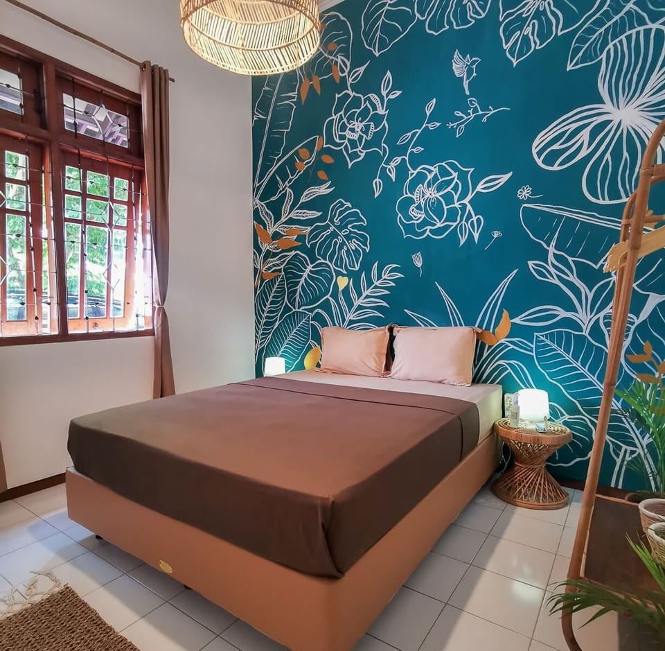 Double Room, Shared Bathroom | Free WiFi, bed sheets