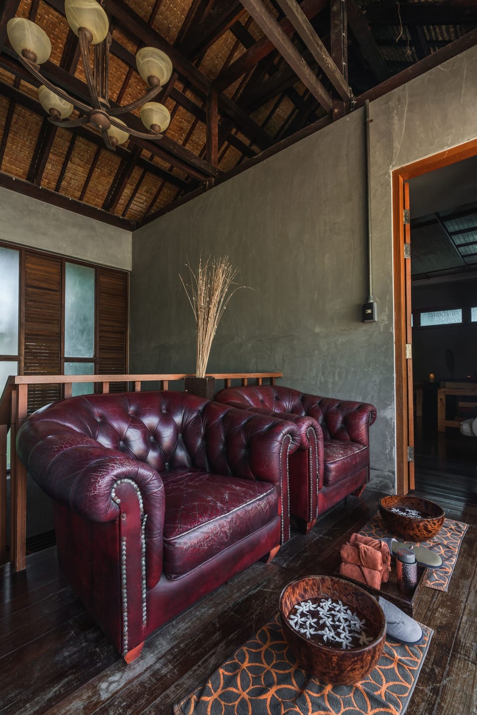 Couples treatment rooms, sauna, hot tub, steam room, body treatments