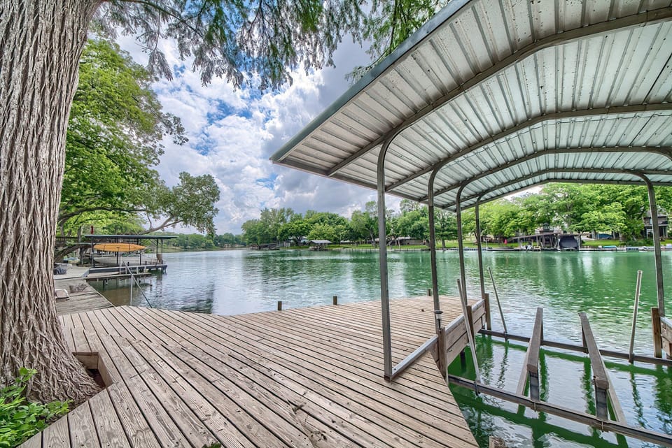 Included in this rental is private access across the street to Lake Dunlap via this shared dock
