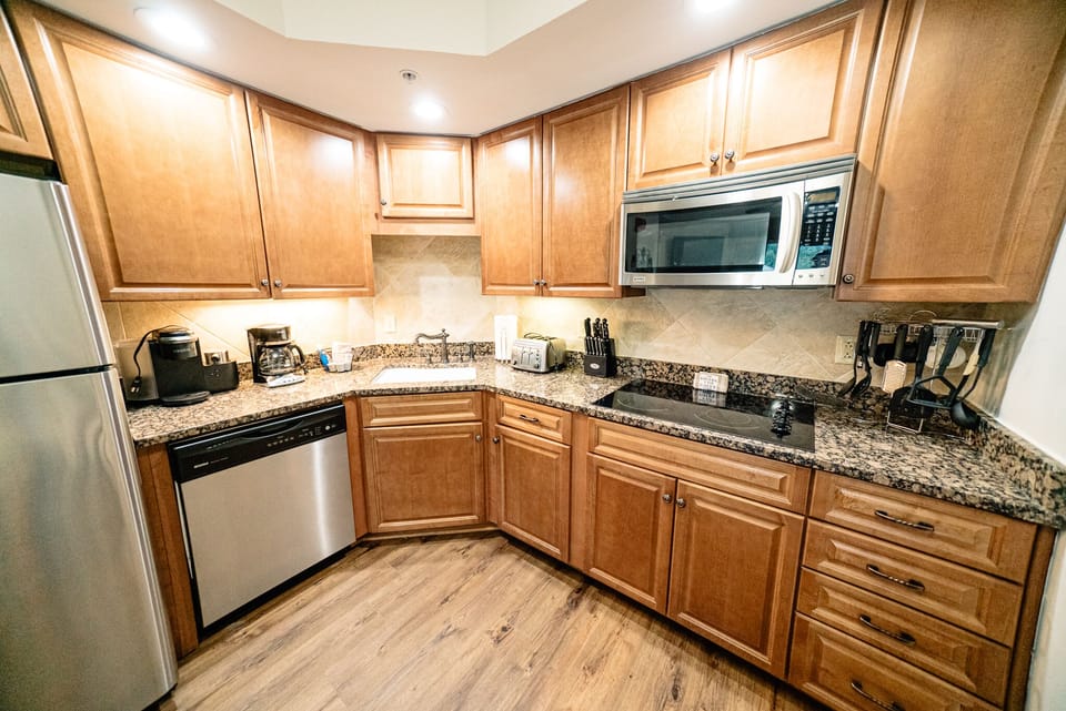 Refrigerator, Stovetop, Microwave, Both Traditional & Keurig Coffee Makers