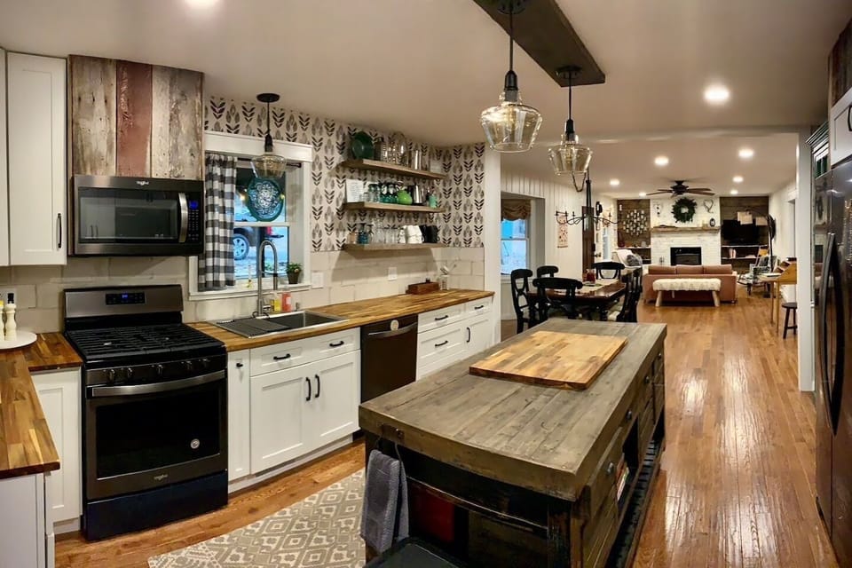 Cooking in the fully updated chef's kitchen is a joy.