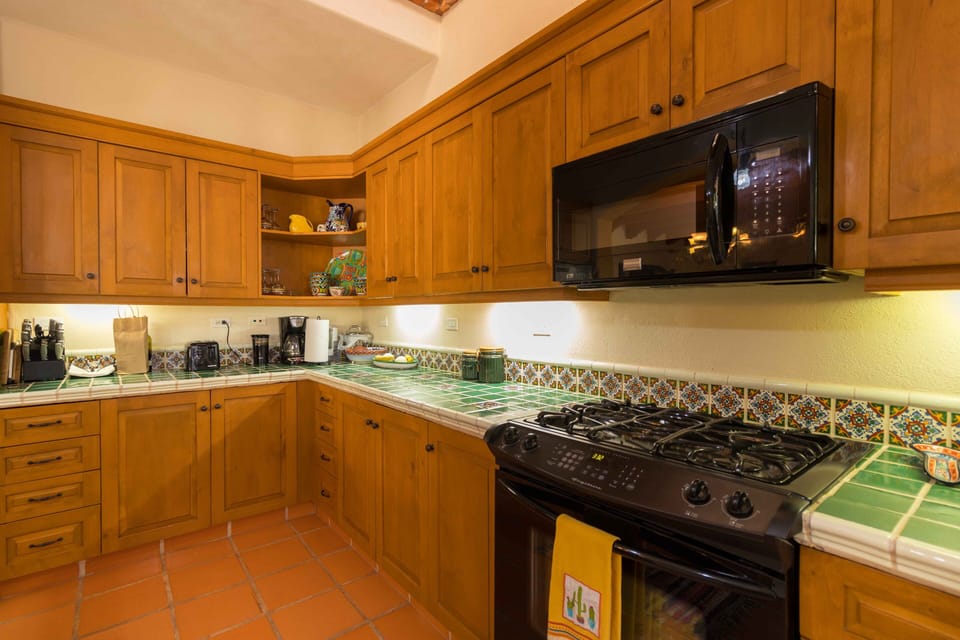 Fully Equipped Kitchen / Refrigerator / Stove / Microwave / Dishwasher / Coffee Maker