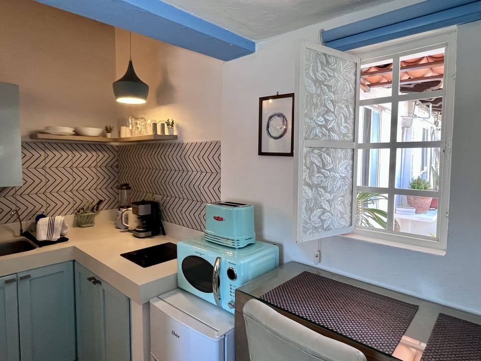 Kitchen equipped with drinking water filtered by the tap.