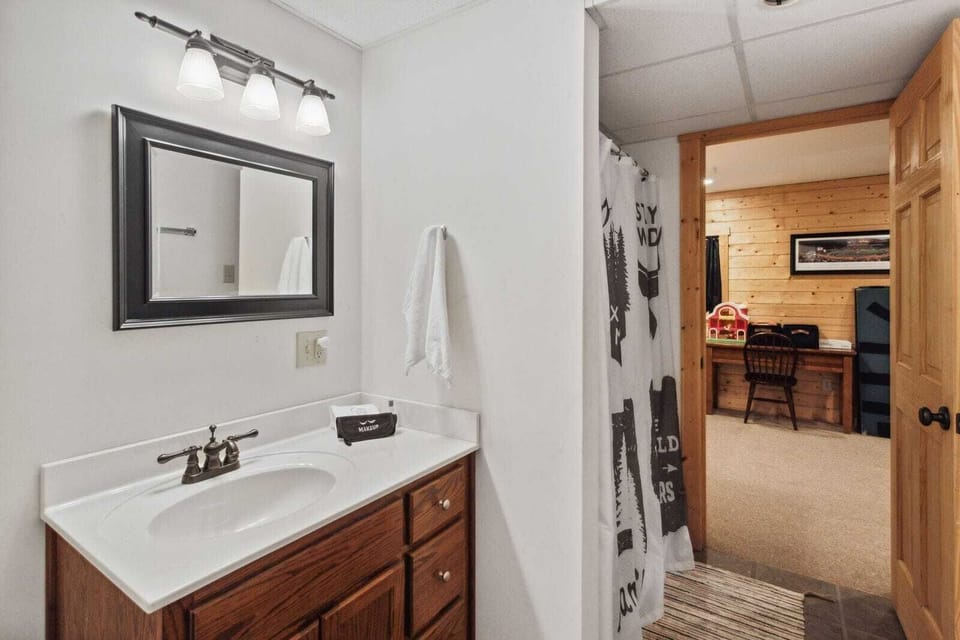 Master Suite Ensuite Full Bathroom