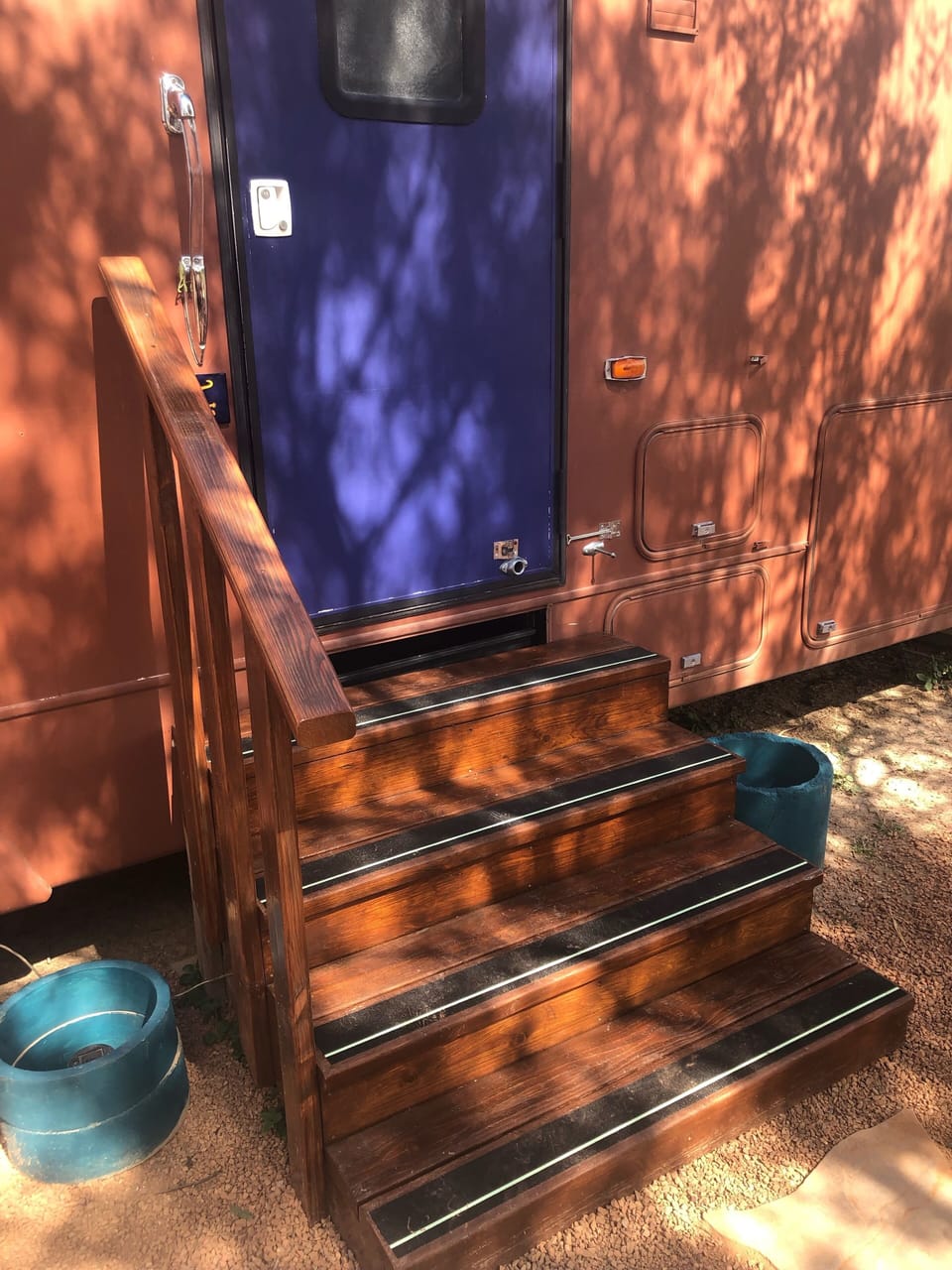 Steps up to Kassandra - may not be suitable for people with reduced mobility.