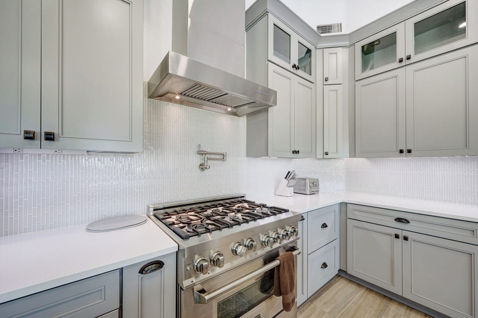 6 Burners Pro Gas Range with pot filler