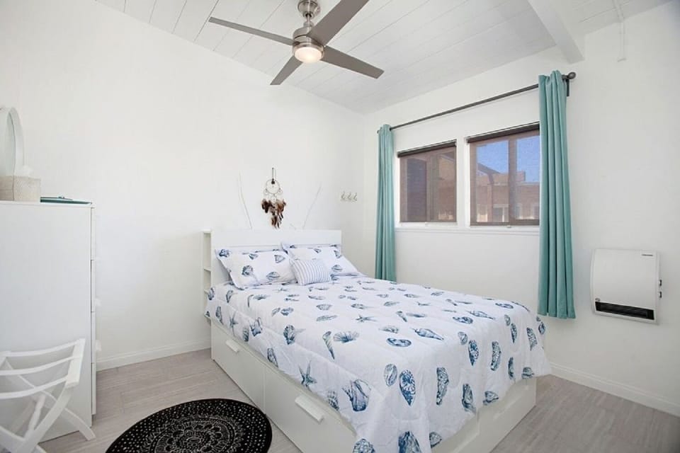 Guest bedroom 