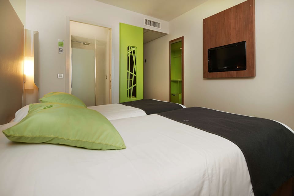 Standard Room, 2 Twin Beds | Premium bedding, memory foam beds, individually furnished, desk