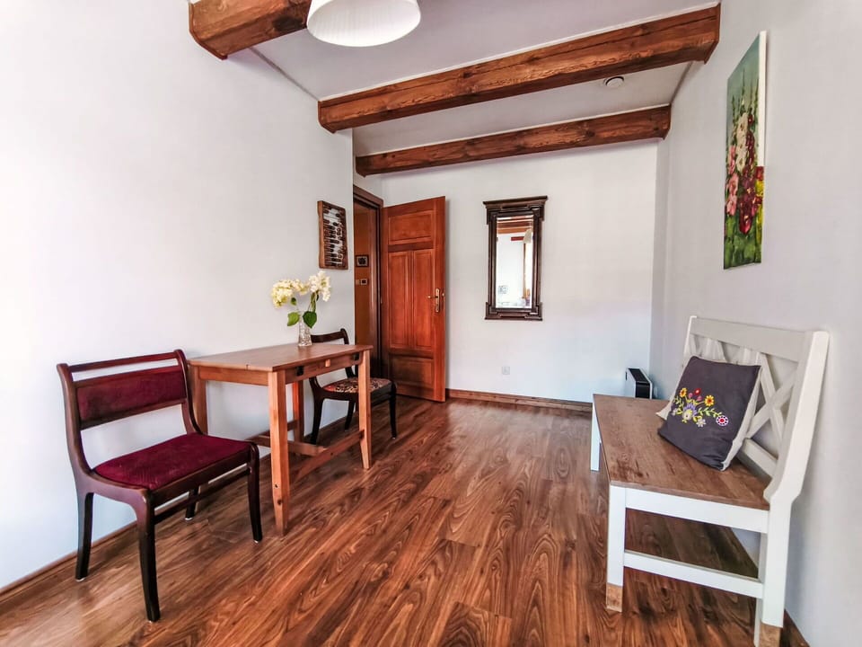 Flooring, Wood, Floor, Wood Flooring, Furniture, Interior Design, Room, Hardwood, Home, Laminate Flooring