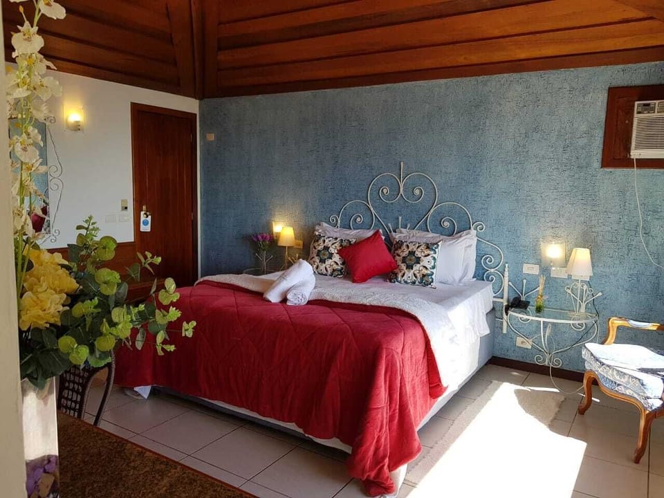Superior Studio Suite | In-room safe, blackout drapes, free WiFi, bed sheets