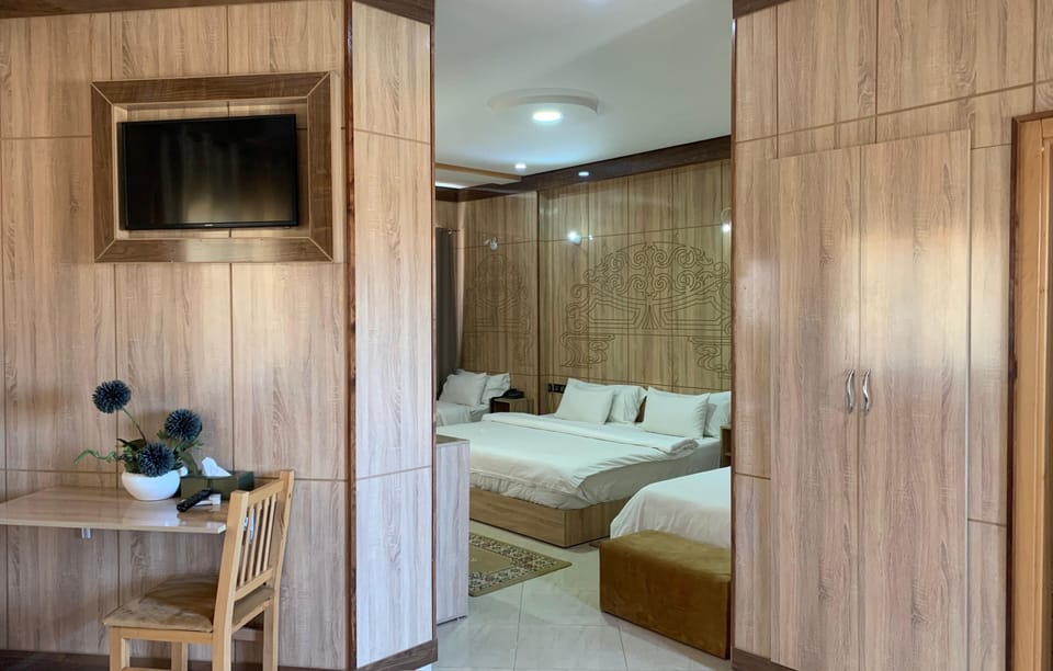 Suite | Premium bedding, minibar, in-room safe, desk