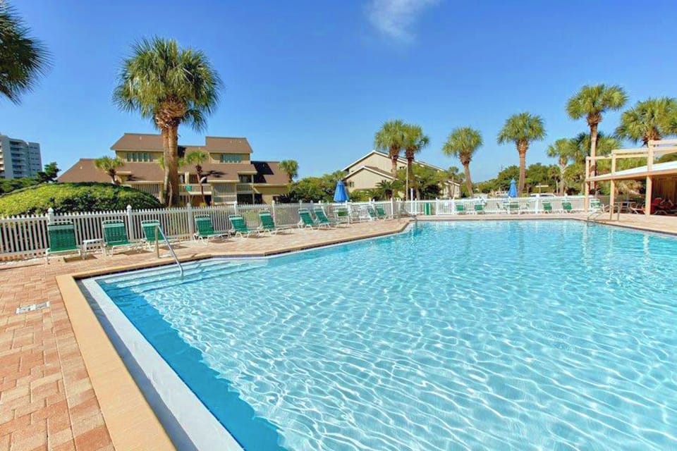 Fabulous Complex Pool  