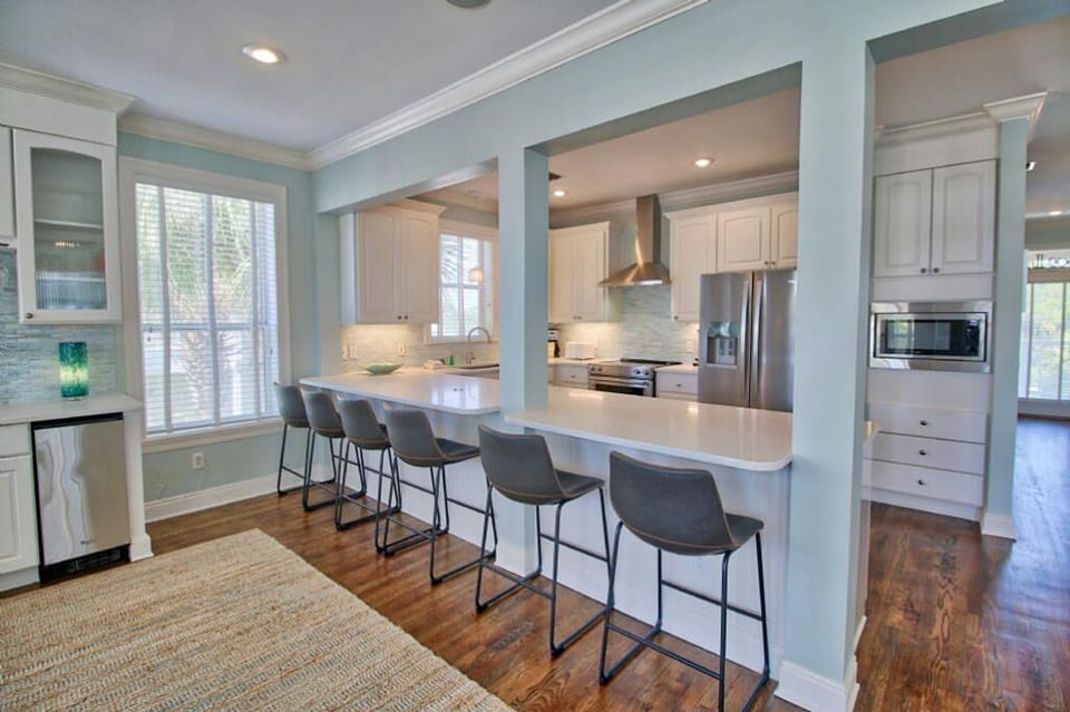 Breakfast Bar has Six Barstools