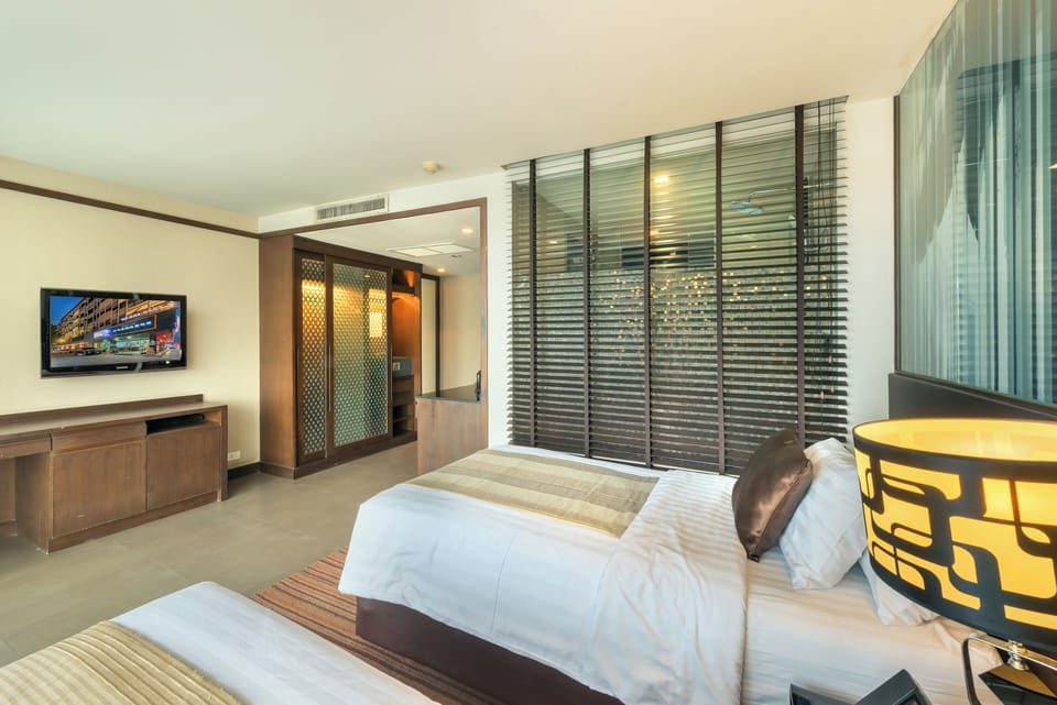 Deluxe Room | In-room safe, blackout drapes, iron/ironing board, free WiFi