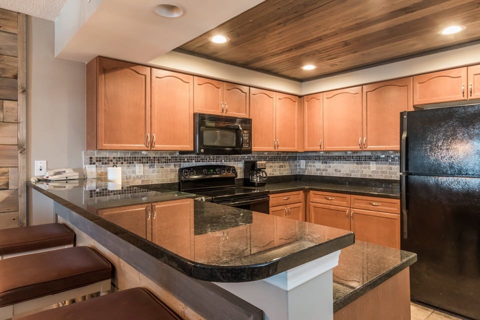 Kitchen Bar 