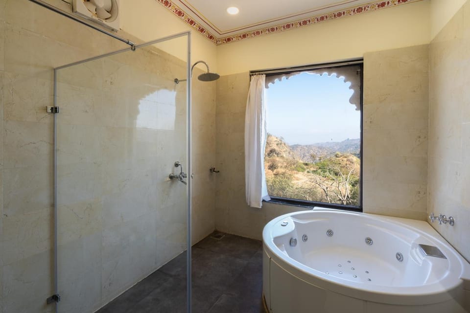 Standard Room | Bathroom | Shower, slippers, towels