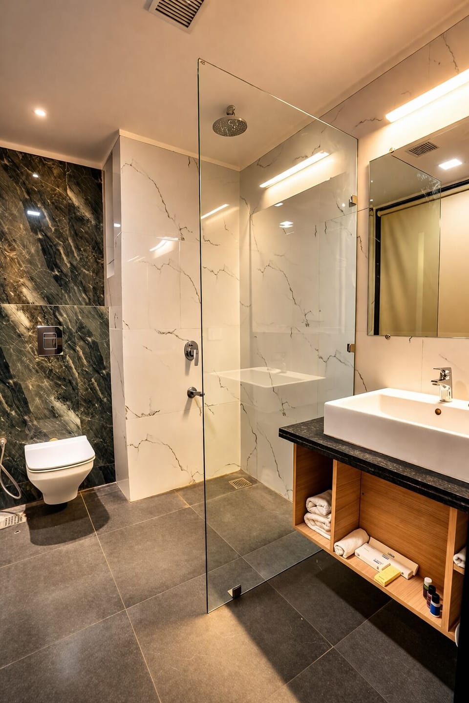 Premier Room | Desk, rollaway beds, free WiFi, bed sheets