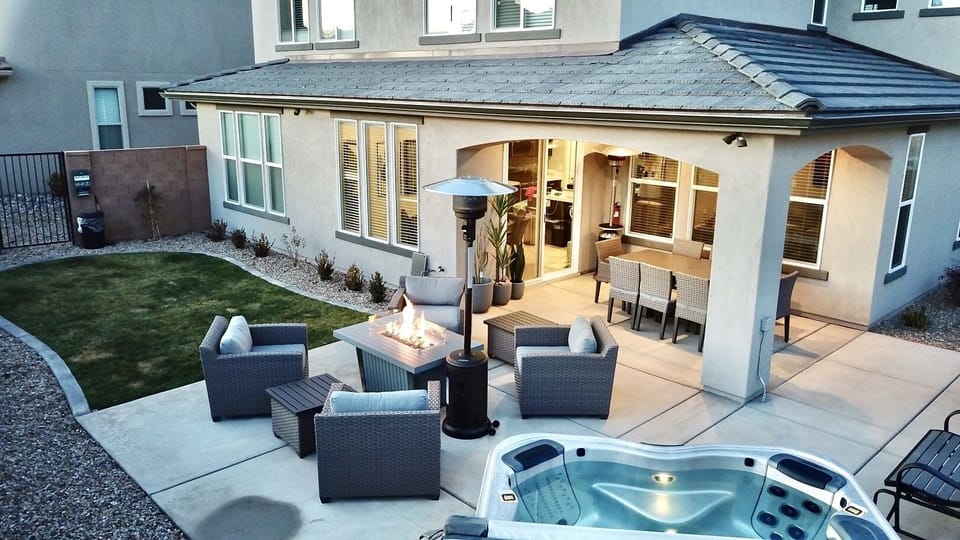 House, 5 Bedrooms | Terrace/patio