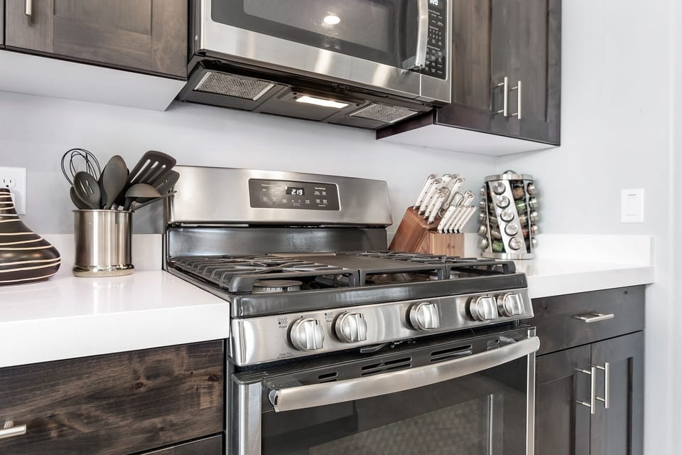 House, 5 Bedrooms | Private kitchen | Fridge, oven, coffee/tea maker, toaster