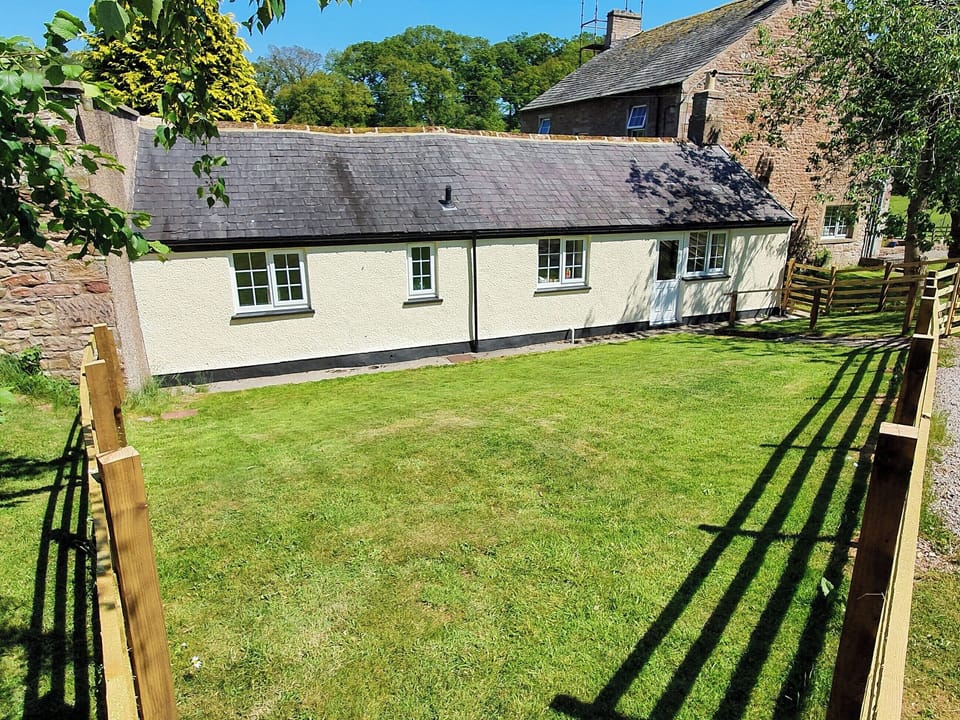 Welcoming single storey property | Colby Hall Cottage, Colby, near Appleby-in-Westmorland