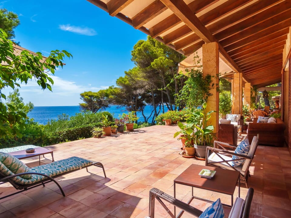 Plant, Cloud, Water, Property, Sky, Furniture, Flowerpot, Swimming Pool, Table, Shade