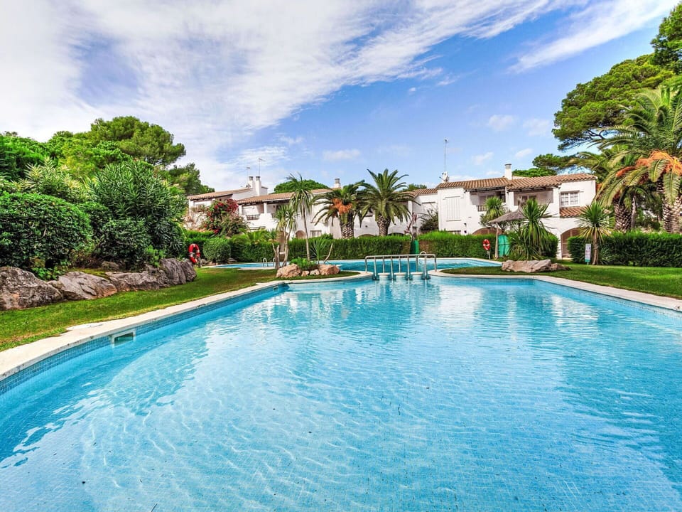 Swimming Pool, Resort, Garden, Leisure, Hacienda, Landscaping, Eco Hotel, Resort Town, Shade, Lawn