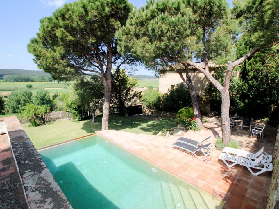 Plant, Water, Property, Building, Tree, Swimming Pool, Shade, Sky, Leisure, Real Estate
