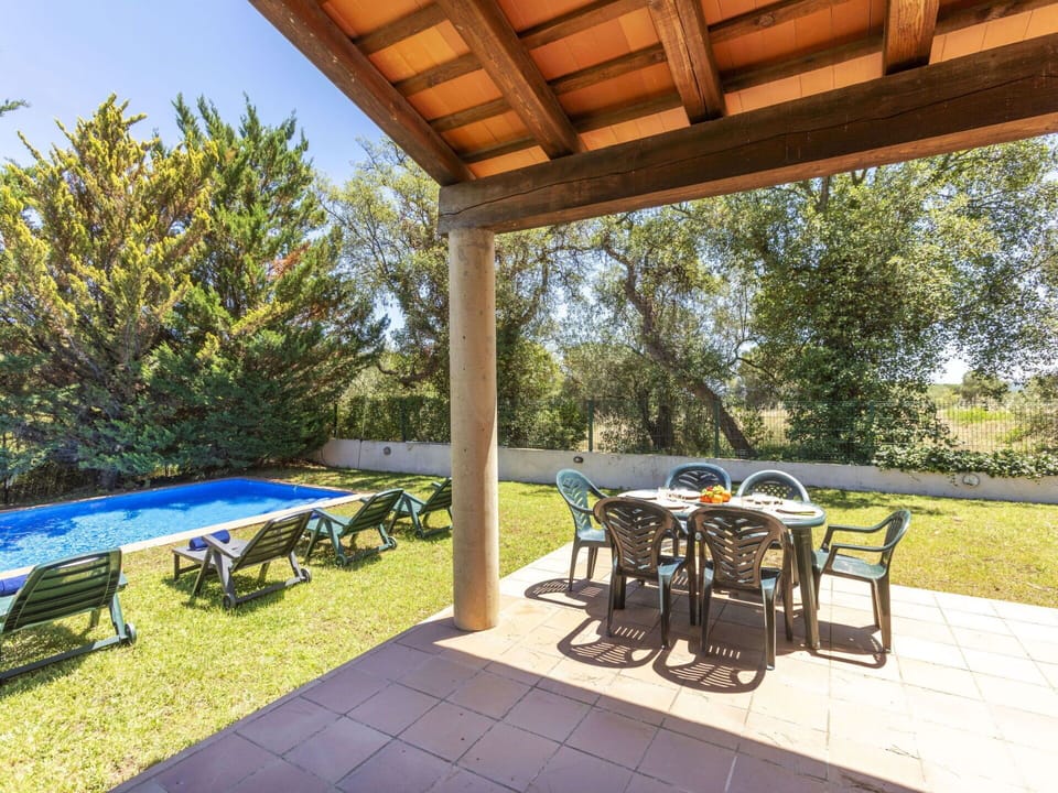 Swimming Pool, Shade, Outdoor Furniture, Resort, Garden, Eco Hotel, Estate, Backyard, Leisure, Landscaping