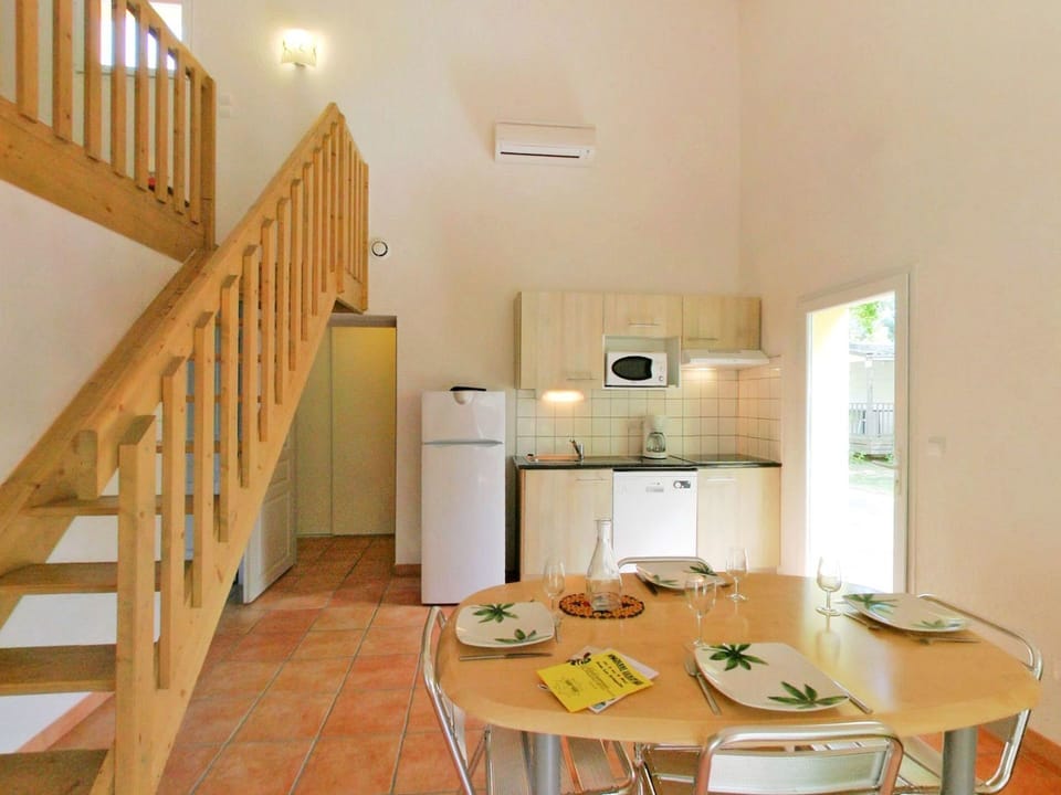 Room, Property, Building, Furniture, Stairs, Floor, Interior Design, House, Handrail, Ceiling