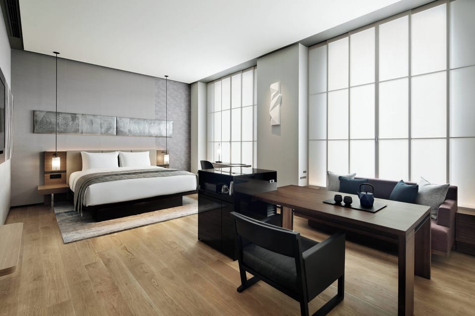 Premium Room, 1 King Bed, Non Smoking | Soundproofing, free WiFi, bed sheets